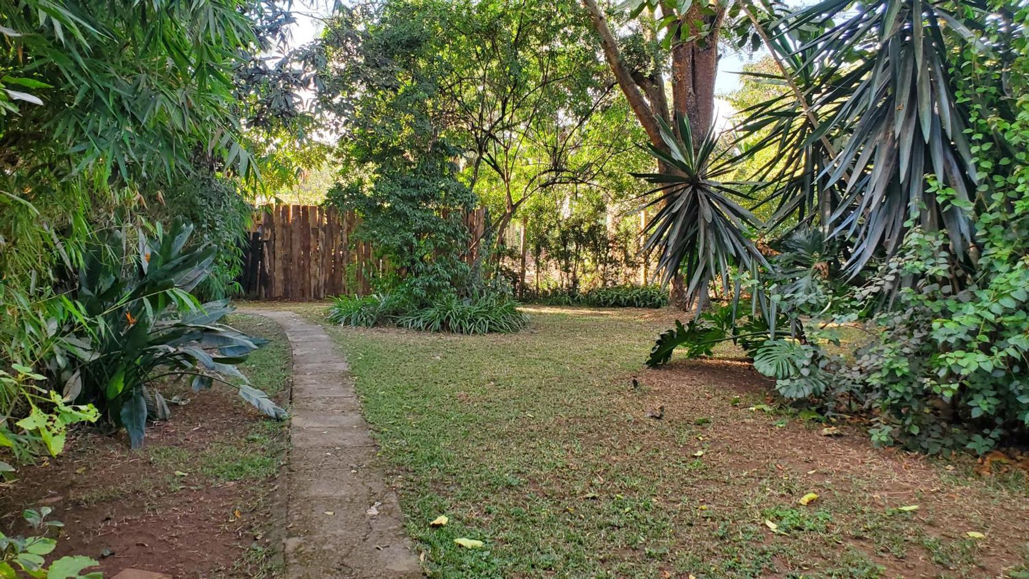Mad Vervet Nairobi Backpackers Hostel Екстер'єр фото